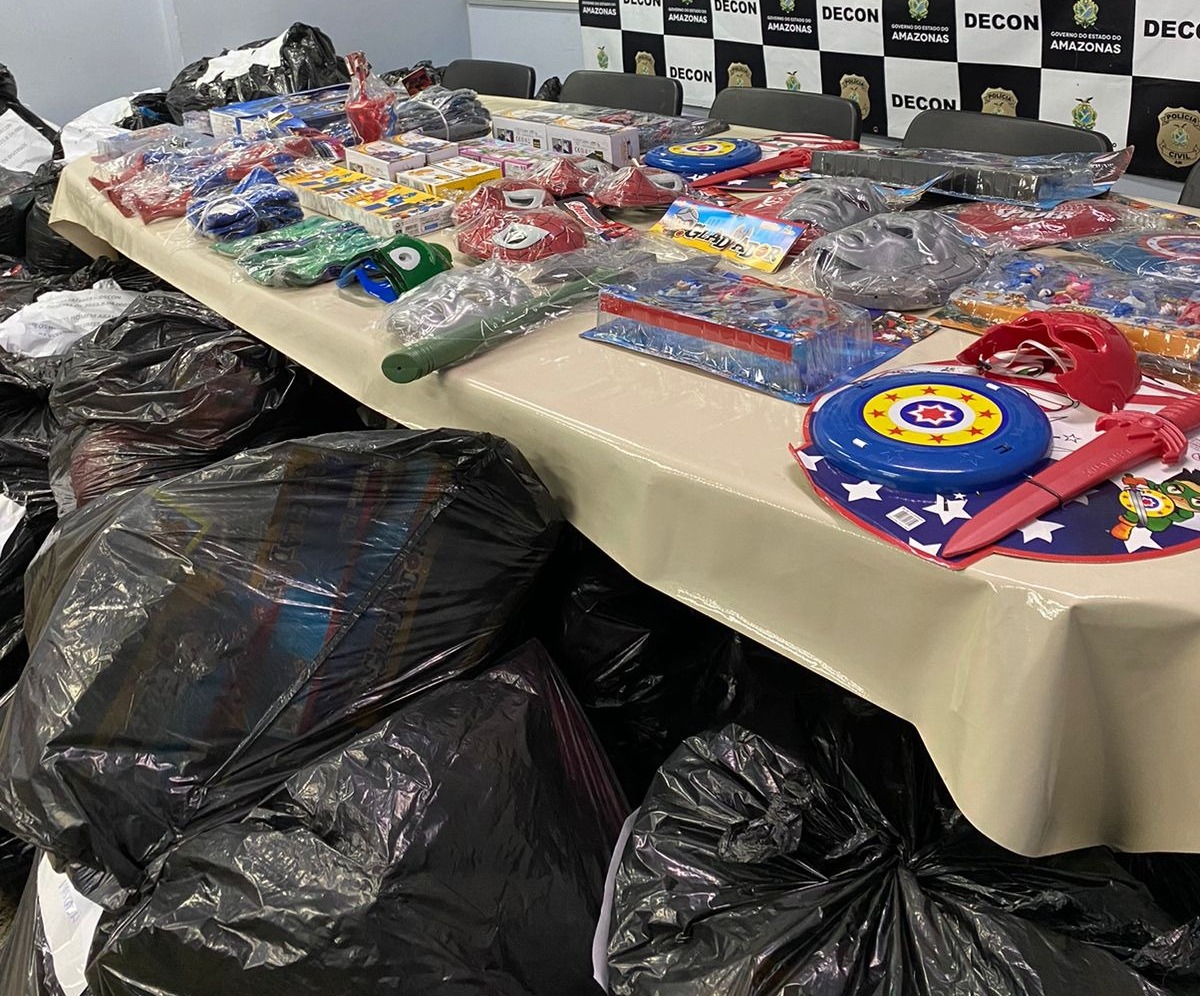 Mais de 700 brinquedos apreendidos são doados para crianças carentes em Manaus
