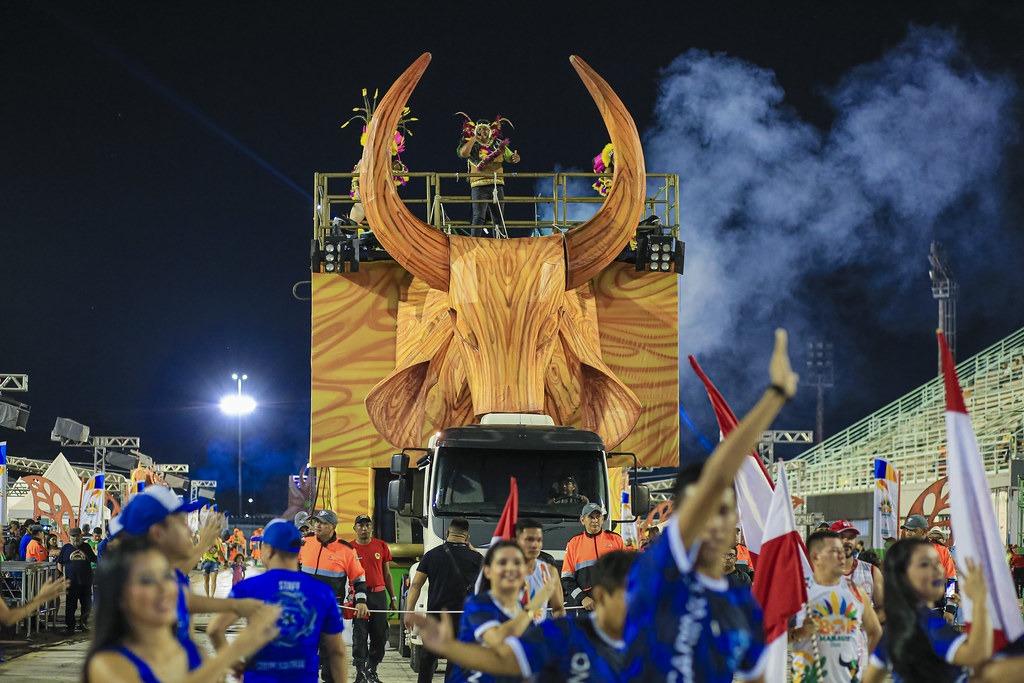 Fumaça causa adiamento do Boi Manaus e redução da festa dos 354 anos da cidade