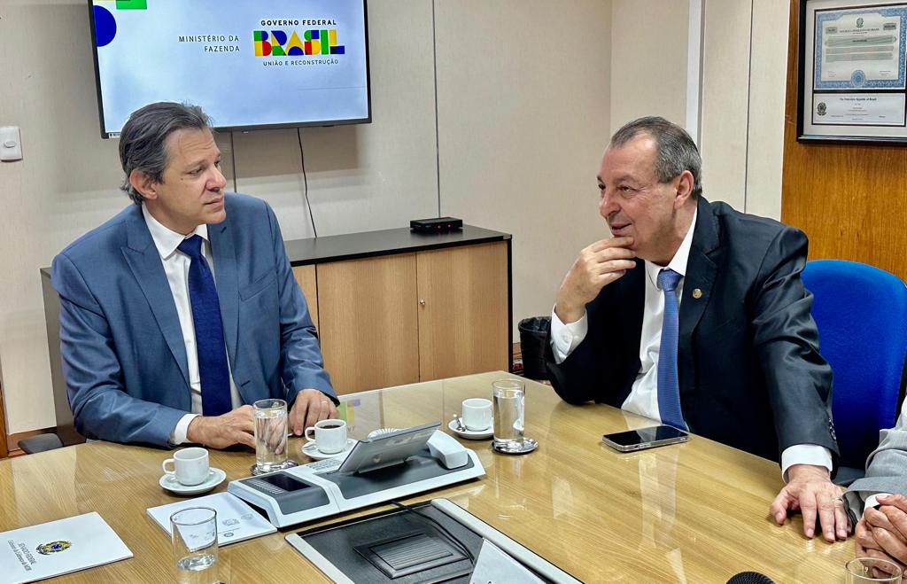 Omar Aziz destaca liberação rápida de verba do Governo Federal para amenizar seca no Amazonas