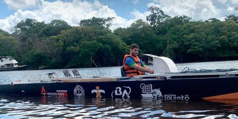 Destaque Amazonas afora, alunos da UEA apresentam barco movido à energia solar