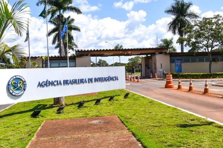 Saiba como empresa que forneceu sistema espião à Abin ganhou o poder público no Brasil