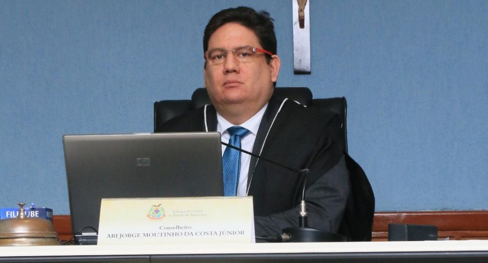 Desembargadora manda anular decisão monocrática que pediu afastamento de Ari Moutinho do TCE-AM