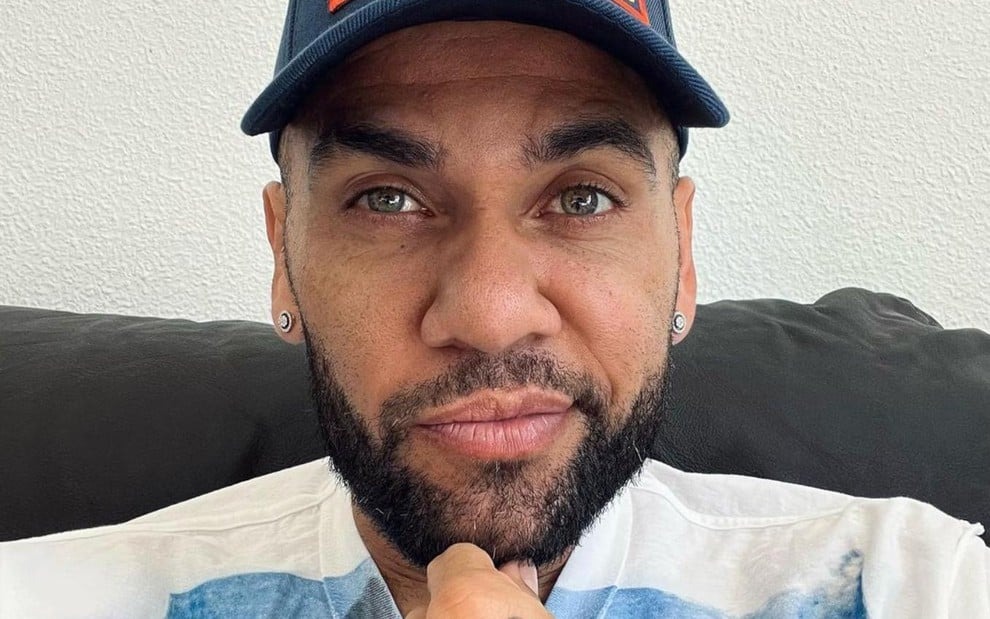 Ex detona Daniel Alves após mensagem para filha e revela depressão: 'não quer vê-lo'