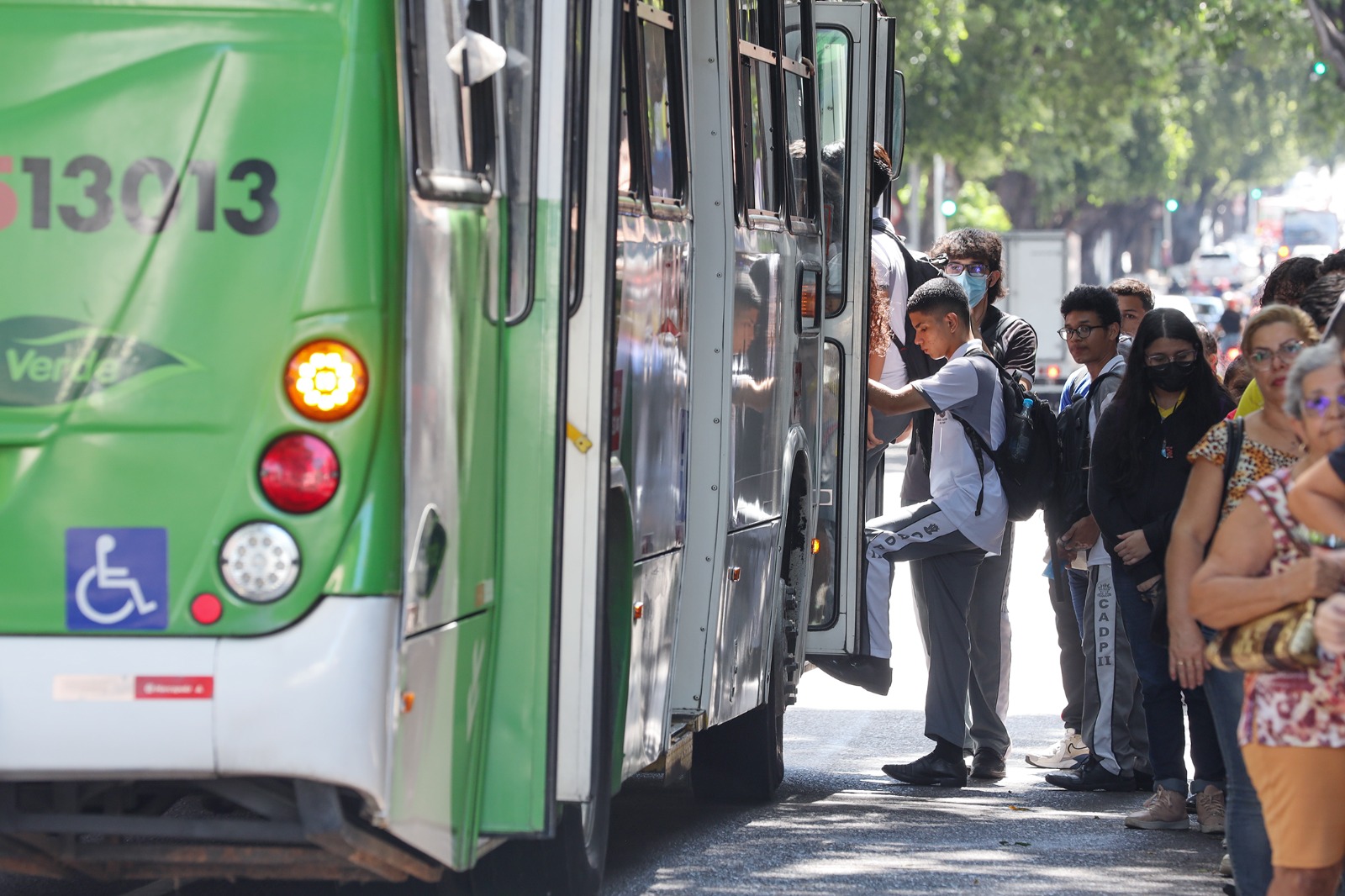 Governo repassa R$ 20 milhões à Prefeitura para Passe Livre Estudantil em Manaus