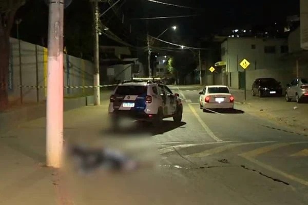 Com fone de ouvido, homem não escuta ladrão e é morto a tiros durante assalto