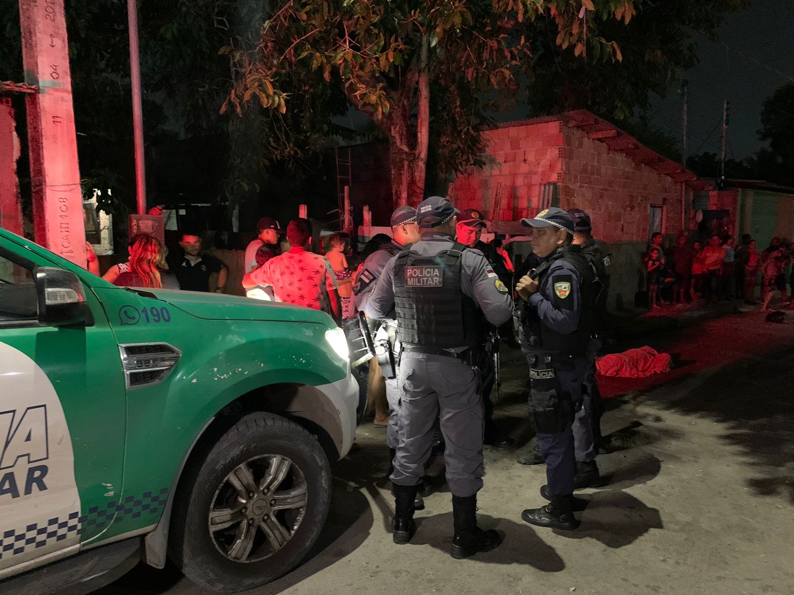 Homem é executado na frente de vizinhos no Dia dos Finados em Manaus