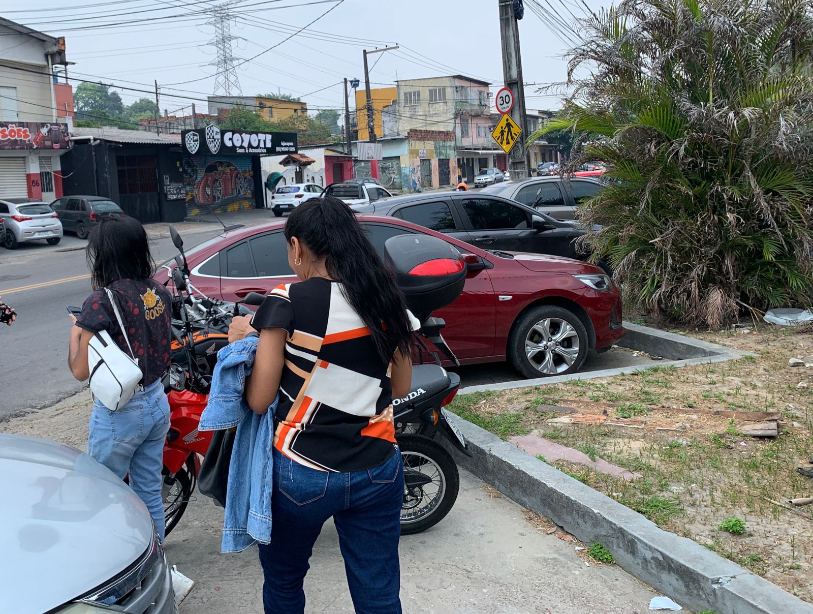 Atrasados: Candidatos confundem horário e perdem 1° dia de prova do Enem em Manaus