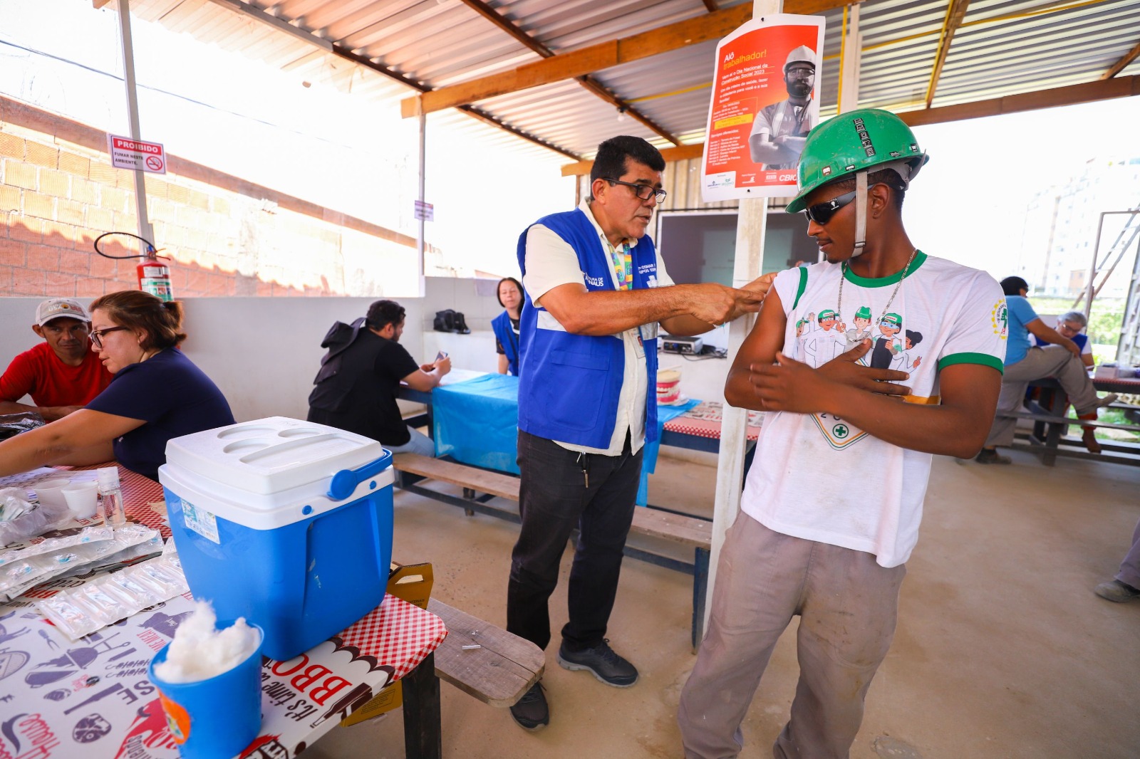 Vacinas contra a Covid-19 são ofertadas em 74 unidades de saúde de Manaus