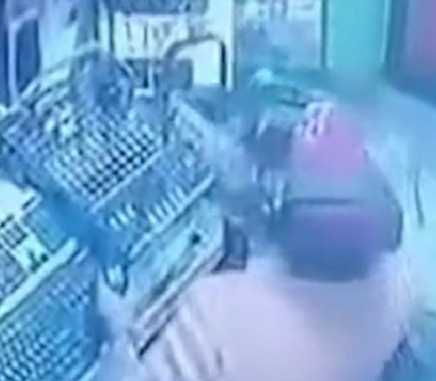 Vídeo: Locutor de rádio é executado a tiros durante transmissão ao vivo