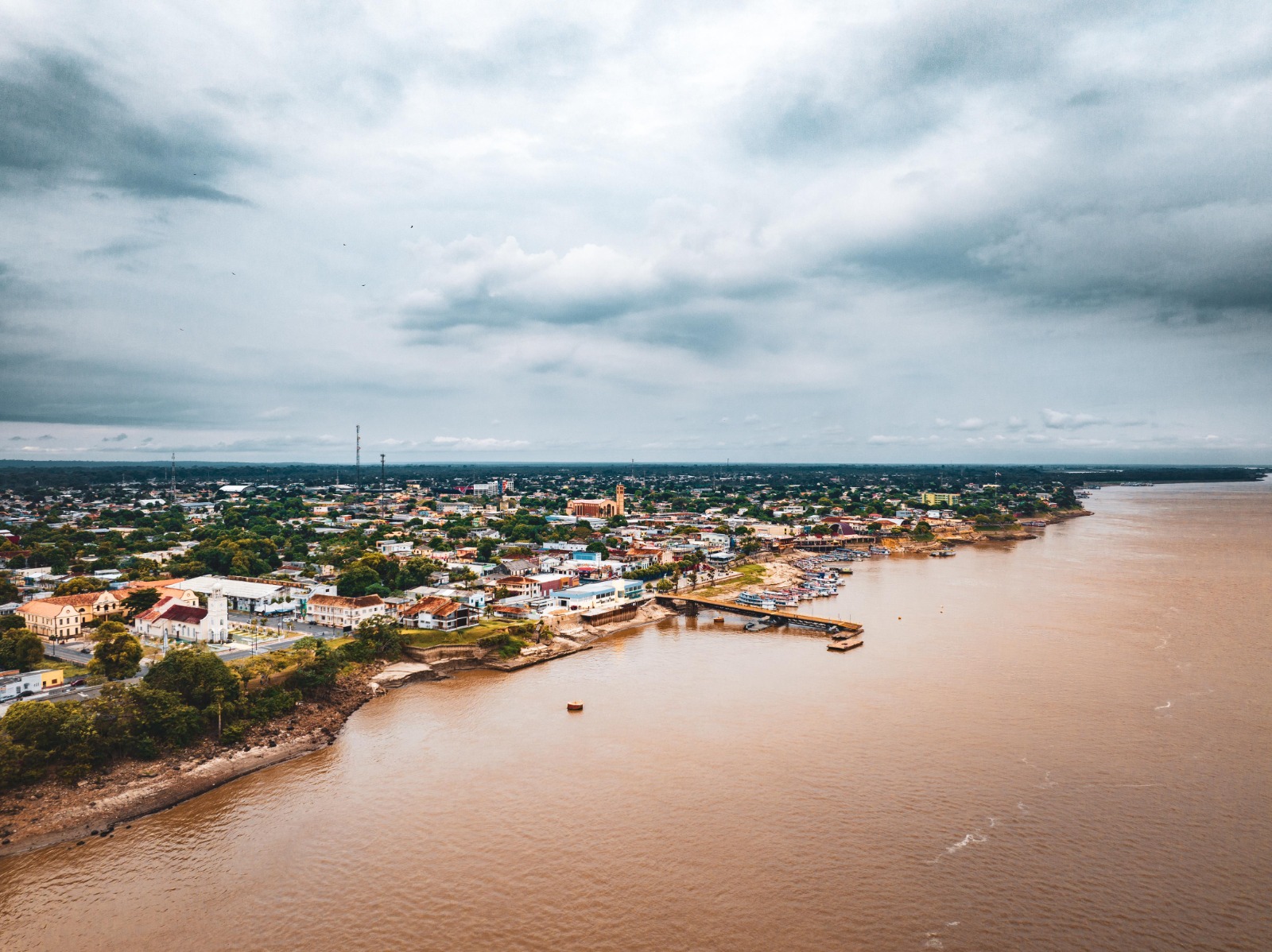 Justiça determina assinatura e execução de projeto de muro de contenção em Parintins