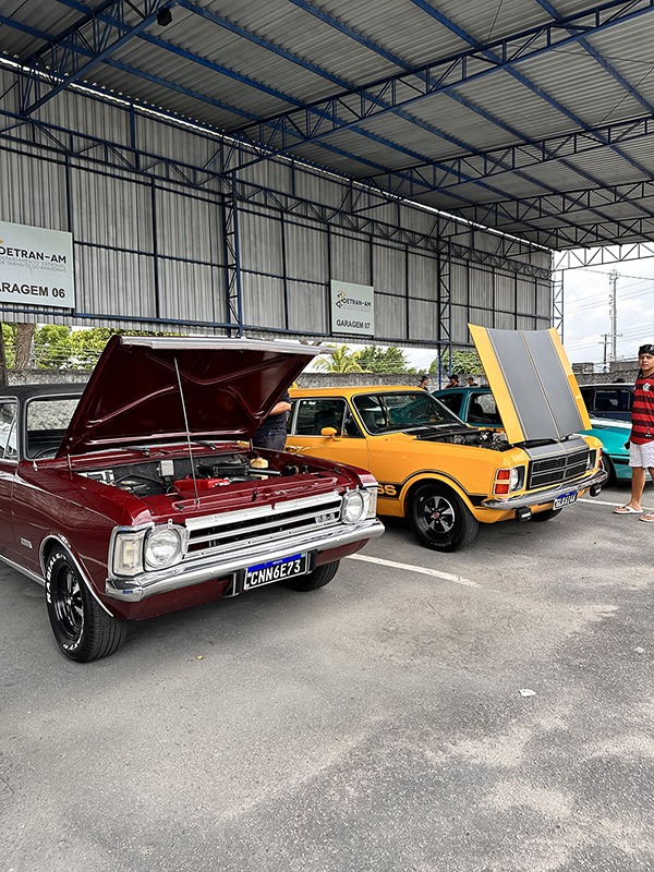 Detran Amazonas recebe 2ª exposição de carros antigos neste fim de semana