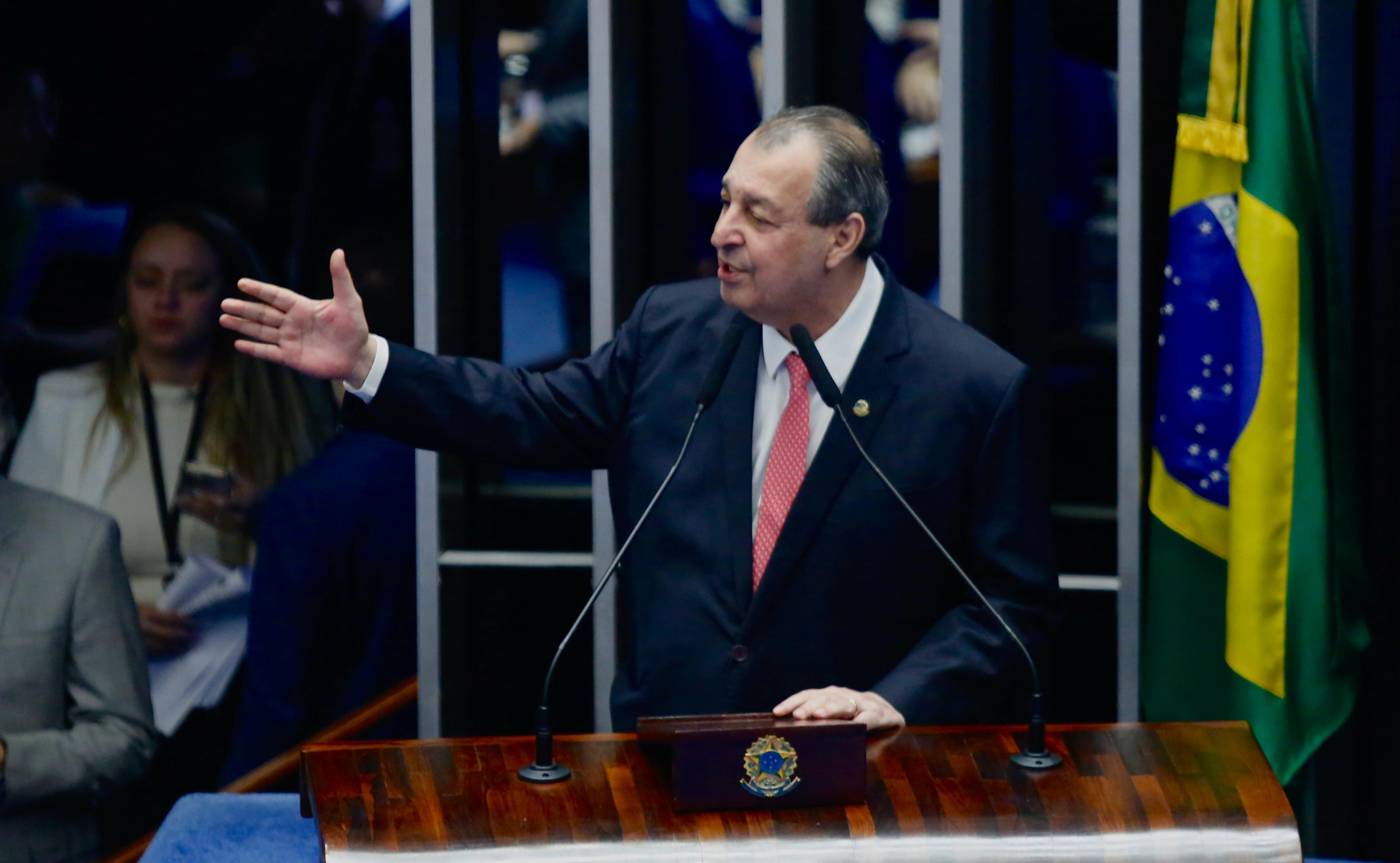 Omar diz que Reforma Tributária aprovada no Senado contribui para o avanço do Brasil