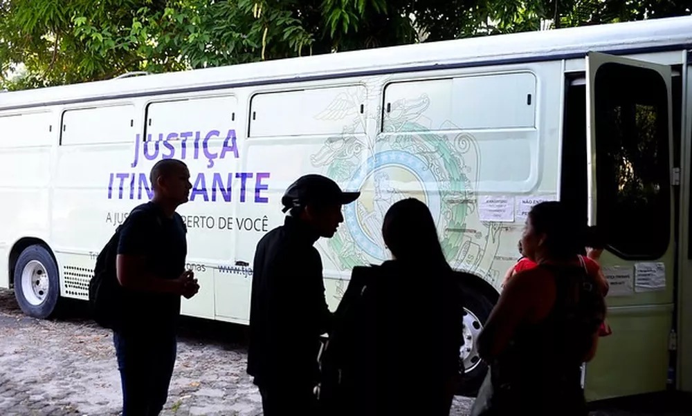Ônibus itinerante do TJAM oferta serviços da Justiça do Trabalho em Manaus; veja locais
