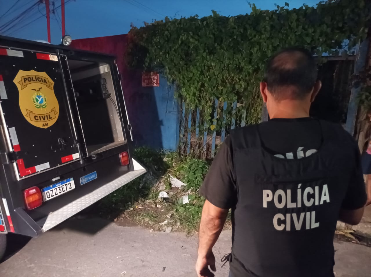 Crianças encontram corpo com sinais de tortura ao brincarem em casa abandonada em Manaus