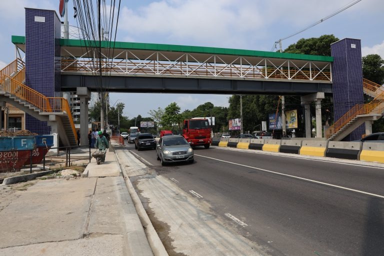 Passarela na Avenida Ephigênio Salles será inaugurada nesta quinta em Manaus