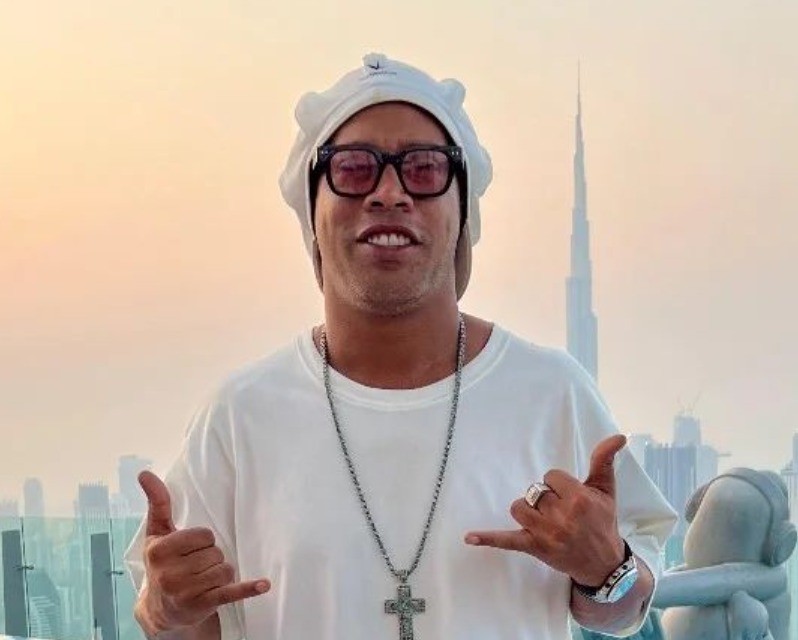 Justiça manda avaliar imóveis de Ronaldinho para pagar dívida de R$ 1 milhão