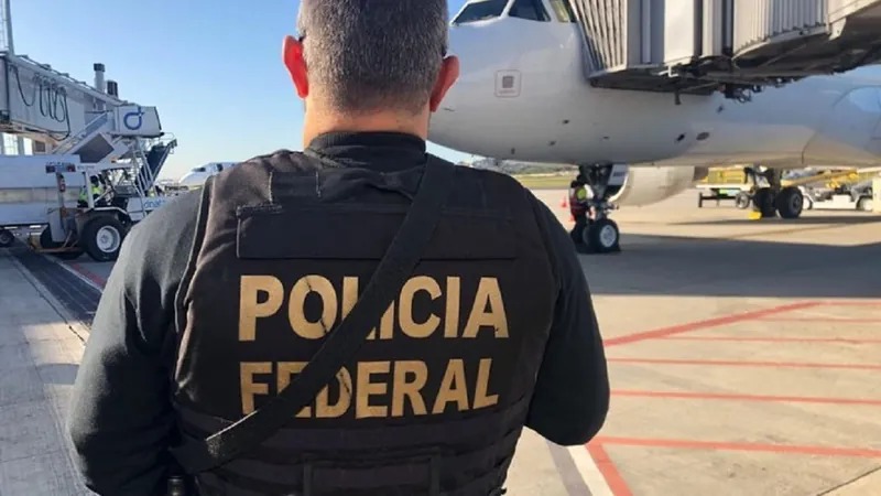 PF prende homem que embarcou com 2 kg de cocaína em aeroporto de Manaus