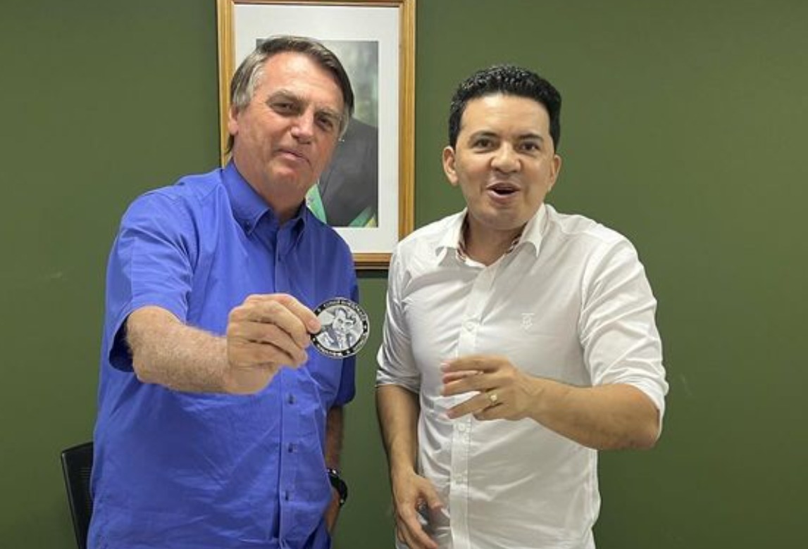 Após reunião com Bolsonaro, Péricles se coloca à disposição para ser candidato a prefeito de Manaus