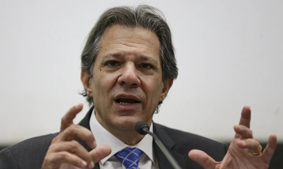 Haddad defende veto de Lula a desoneração da folha de pagamentos: "Inconstitucional"