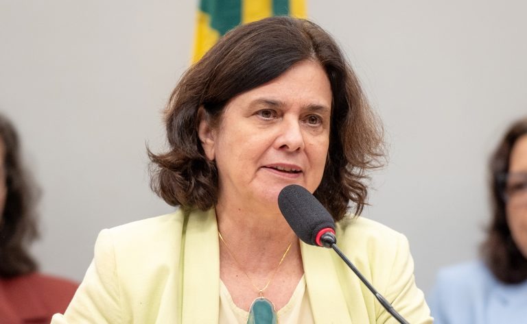 Comissão da Câmara vai ouvir ministra da Saúde sobre compra de imunoglobulina sem licitação