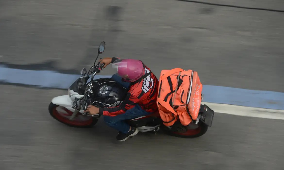 Projeto de lei que regulamenta delivery em condomínios em Manaus é aprovado na CMM