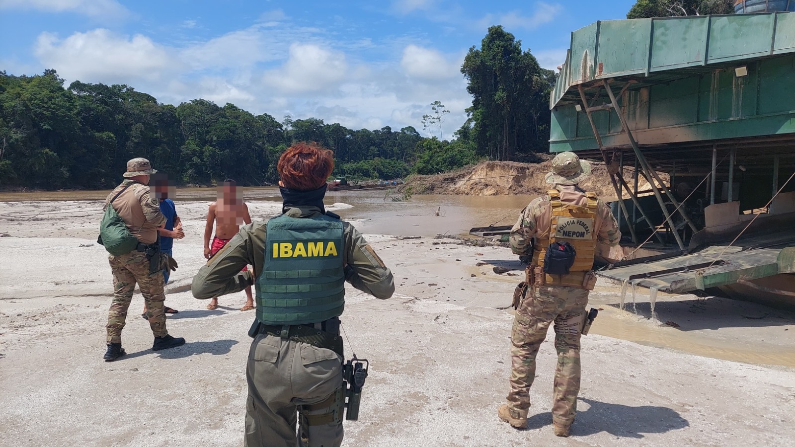 PF e Ibama deflagram operação contra garimpo ilegal em fronteira do Amazonas