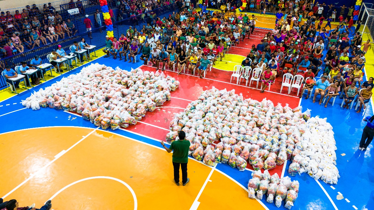 Parintins conclui 1ª fase da Operação Estiagem com entrega de 800 cestas básicas