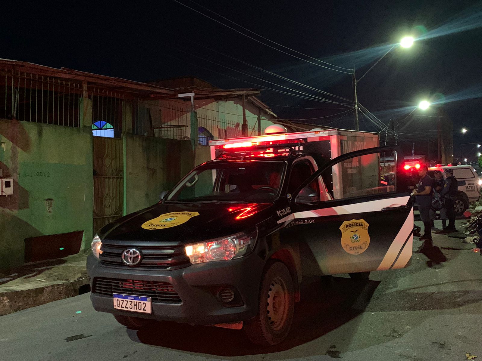 Criminosos executam homem em esquina de rua em Manaus