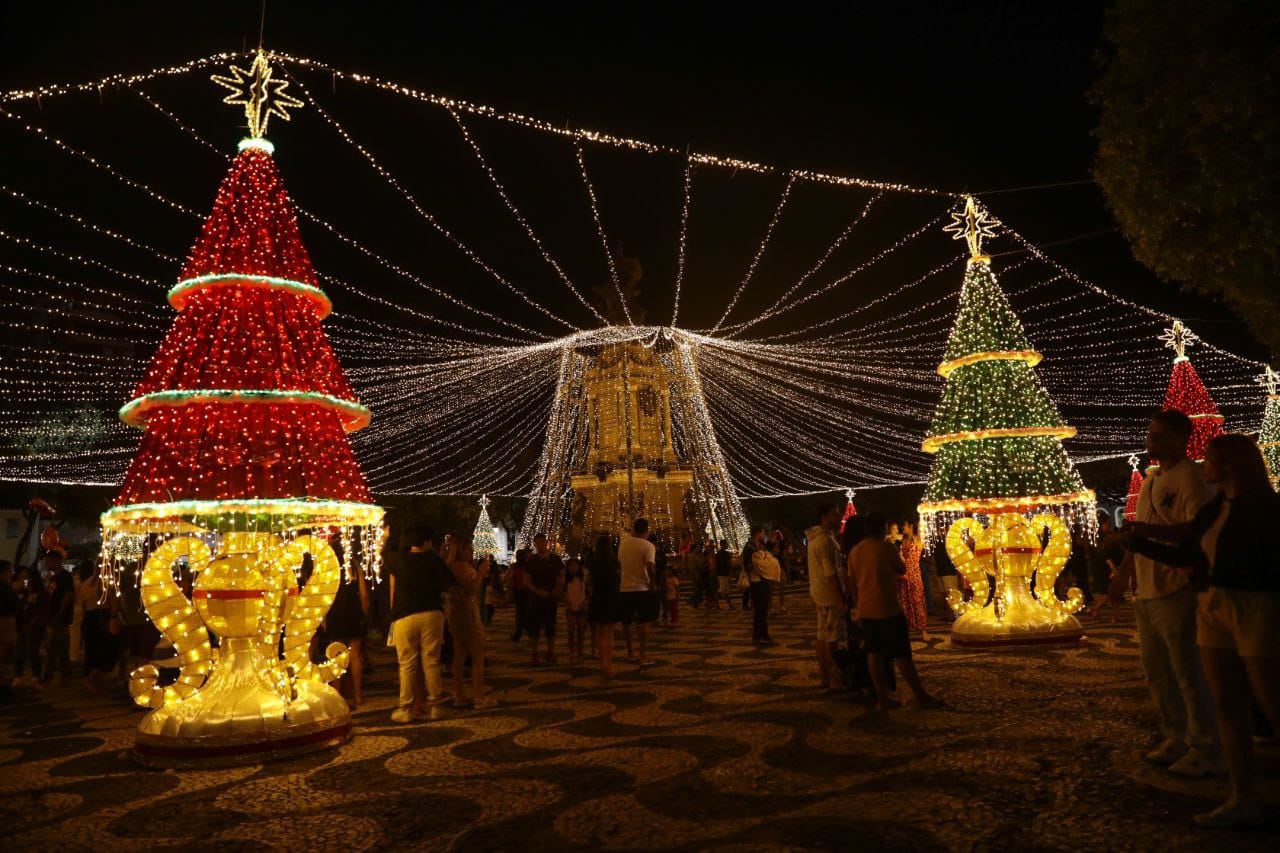 Árvore de Natal do Largo de São Sebastião será iluminada nesta sexta; veja programação