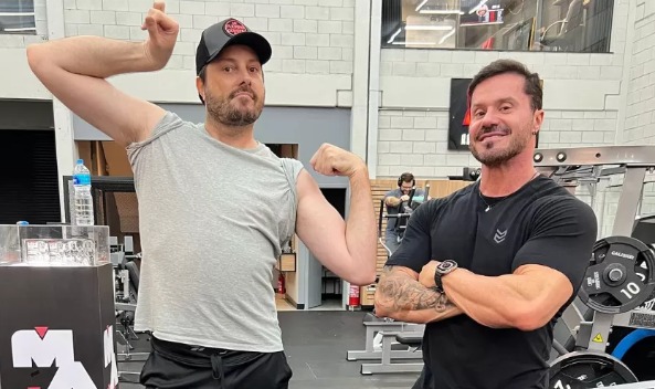 Cliente de Renato Cariani, Danilo Gentili faz piada com influencer alvo da PF