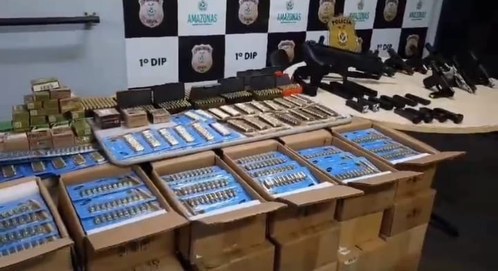 'Senhor das Armas' é preso com arsenal de guerra escondido em Manaus 