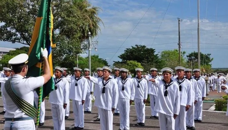 Marinha anuncia concurso para nível médio com salários de até R$ 6,2 mil