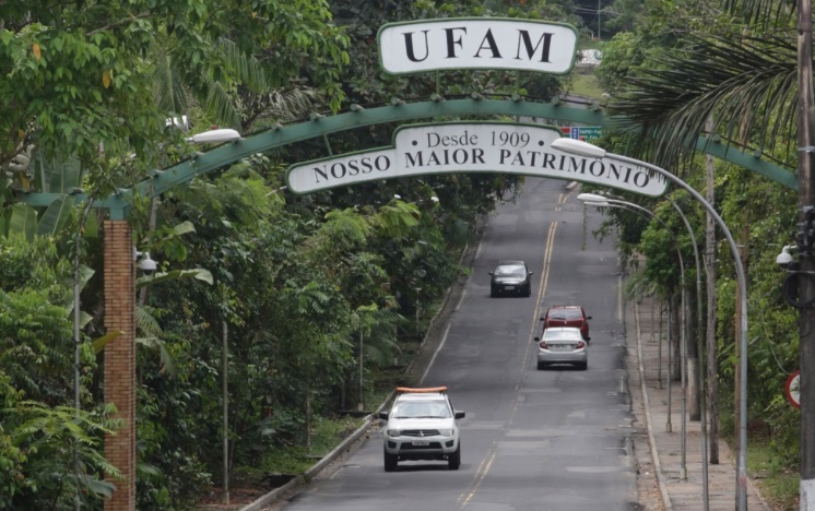 Processo seletivo da Ufam oferece 35 vagas para professores com salários de até R$ 23 mil; confira edital