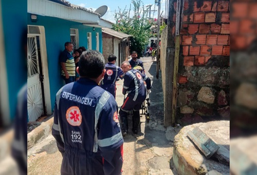 Crianças são resgatadas após serem aprisionadas em casa pela mãe em Manaus