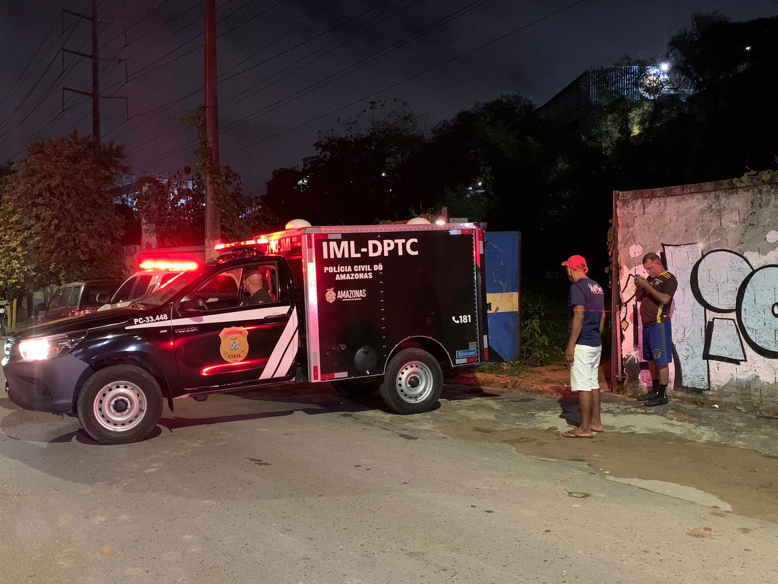 Corpo de homem é encontrado em terreno abandonado em Manaus