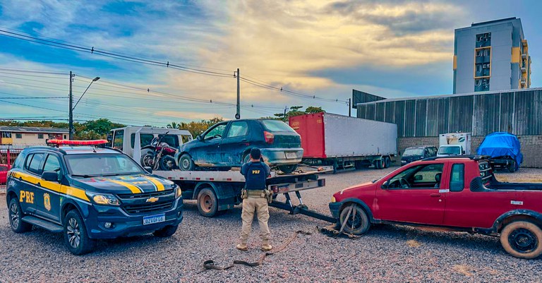 PRF descobre veículos adulterados durante inspeção no parqueamento em Manaus