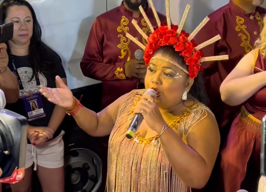 Artistas dos Bois Garantido e Caprichoso se destacam no Carnaval de São Paulo e Rio de Janeiro