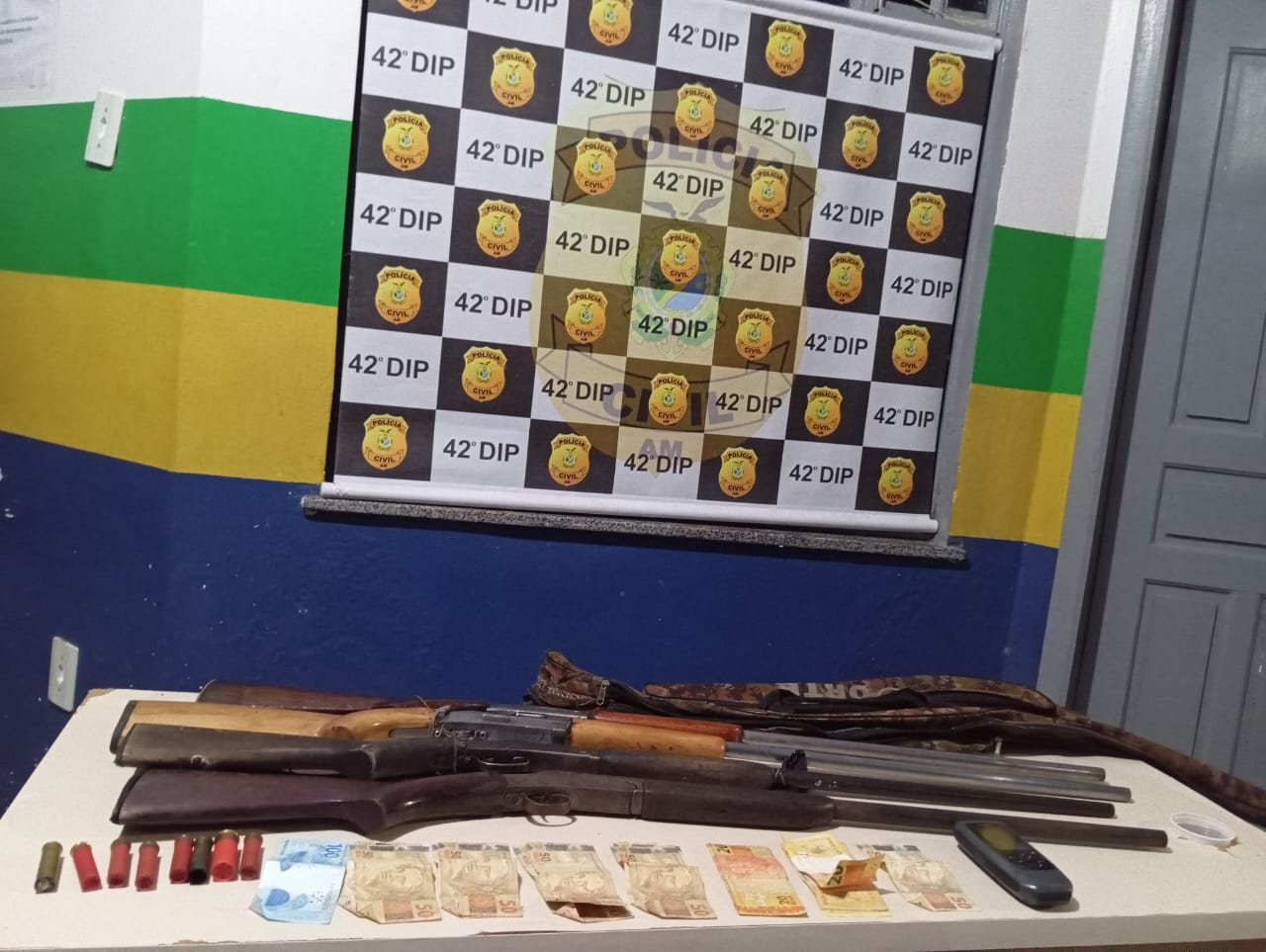 Homem é preso por extração ilegal de madeira avaliada em R$ 50 mil em Barreirinha