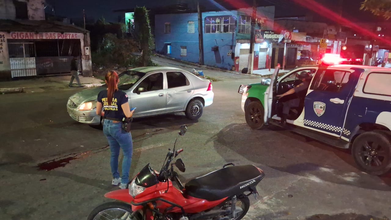 Motociclista fica gravemente ferido ao ser atropelado por carro em Manaus