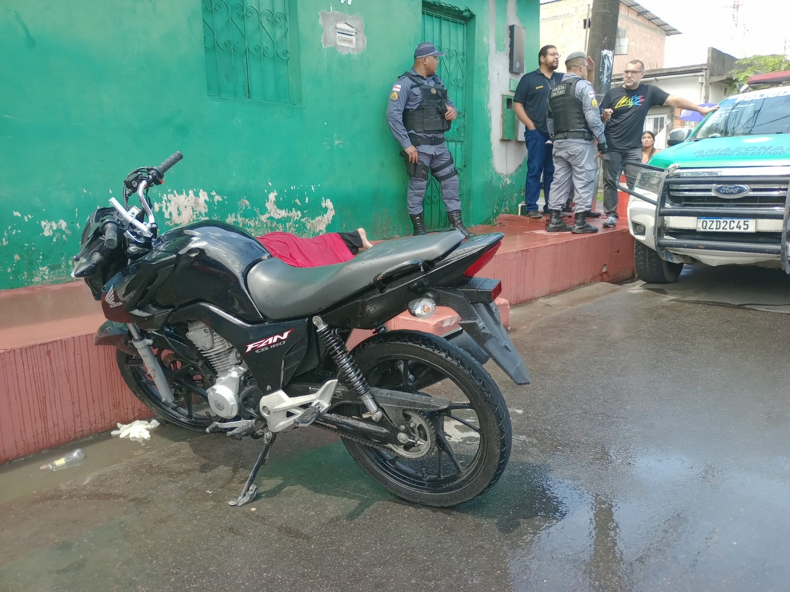 Com roupa de gari, suspeito de assalto é morto a tiros em Manaus