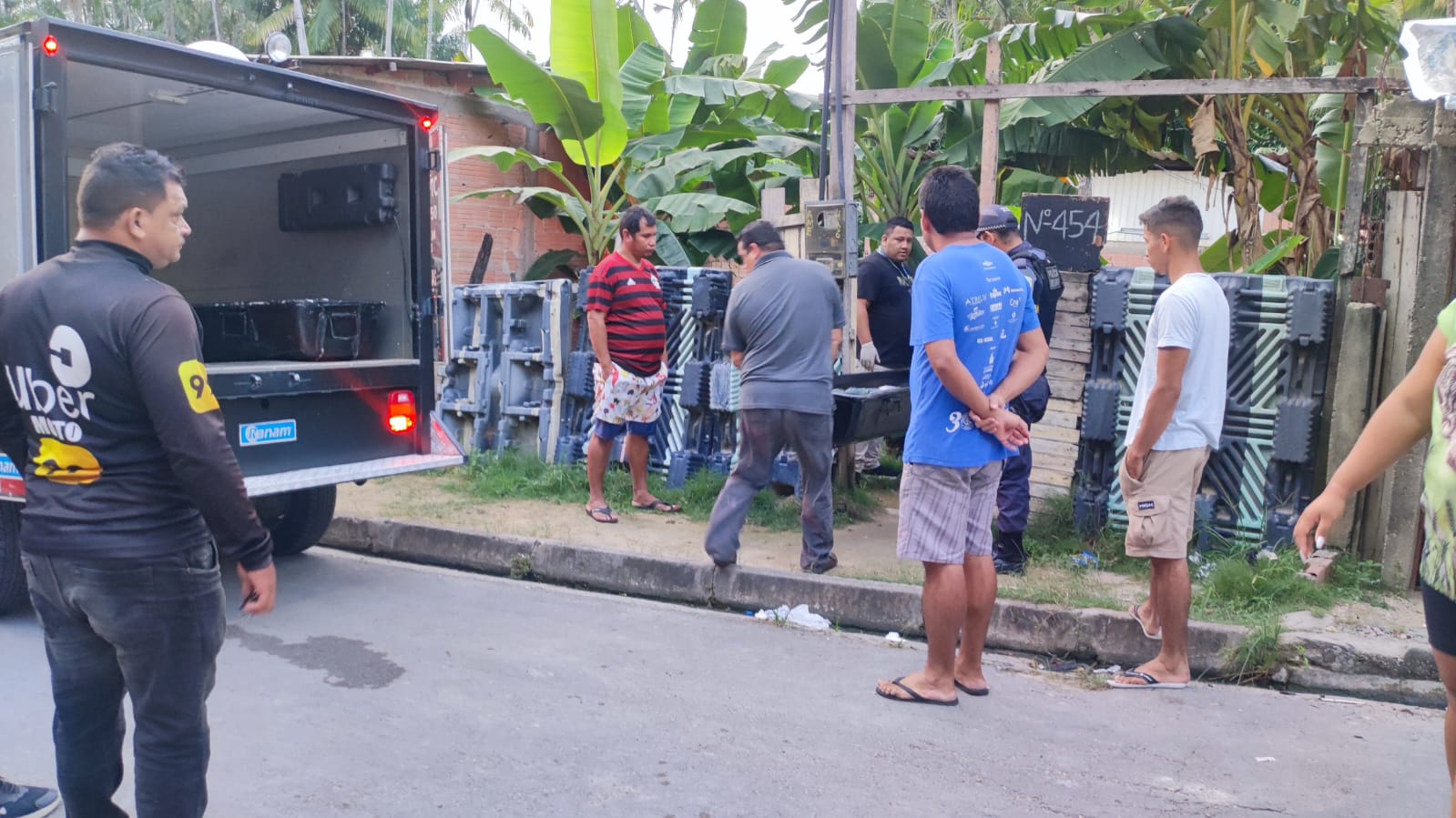 Homem é morto com mais de 20 tiros na frente da esposa grávida em Manaus