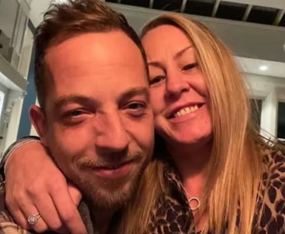 Esposa do cantor James Morrison é encontrada morta 