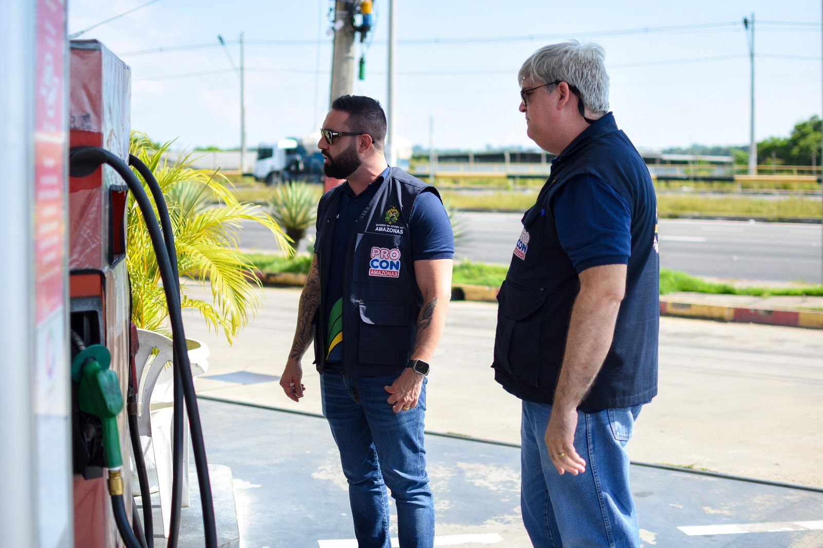 Procon fiscaliza postos de combustíveis após aumento no preço da gasolina em Manaus