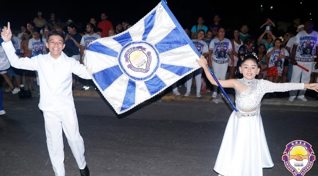 Unidos do Alvorada abre desfile das escolas de samba do grupo Especial de Manaus