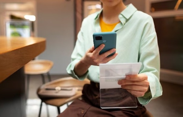 Funcionária transfere R$ 11 mil por engano e homem se nega a devolver valor