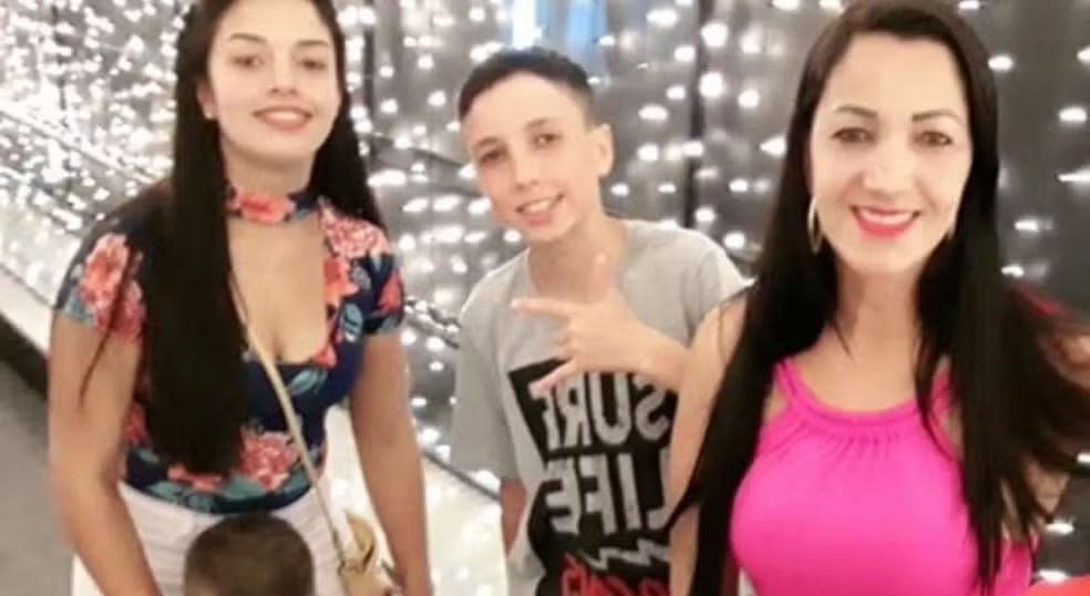 Parque onde mãe e filhos morreram eletrocutados é registrado como empresa de limpeza