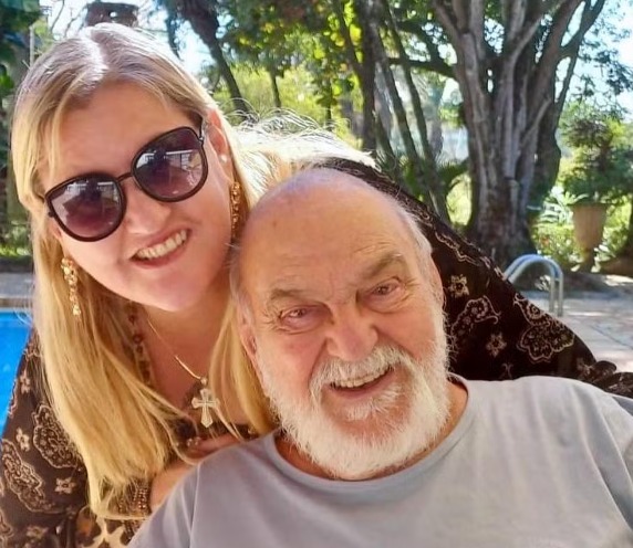 Filha do ator Lima Duarte morre aos 49 anos 