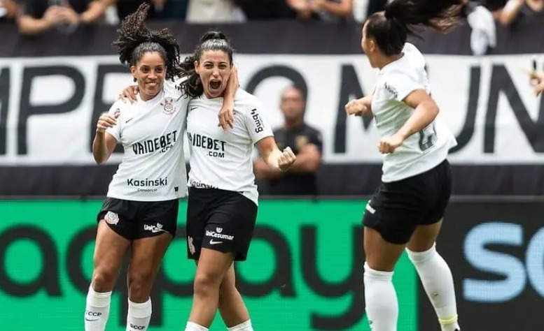 Corinthians vence Cruzeiro e conquista Supercopa Feminina 
