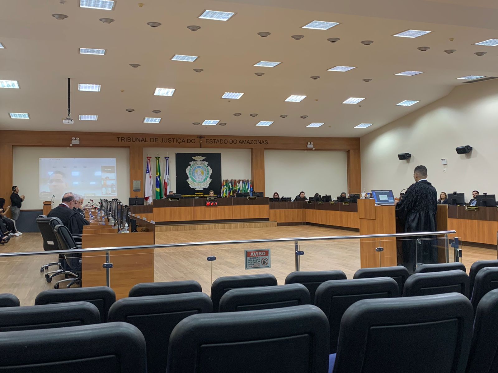 TJAM suspende trechos de lei sobre tratamento diferenciado a advogados presos