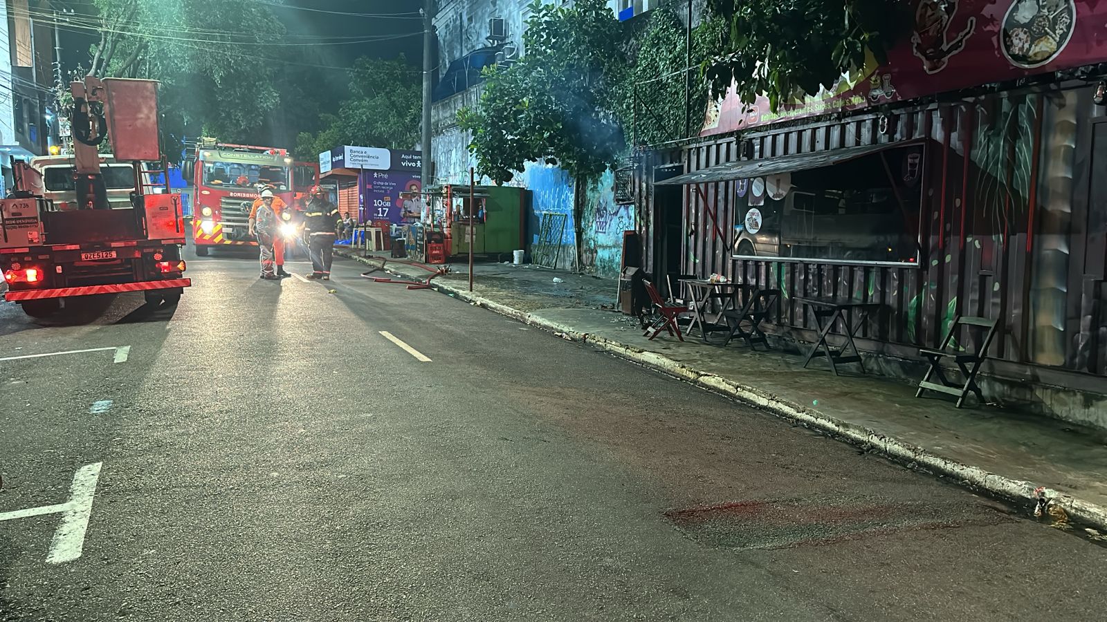 Incêndio atinge lanchonete no Centro